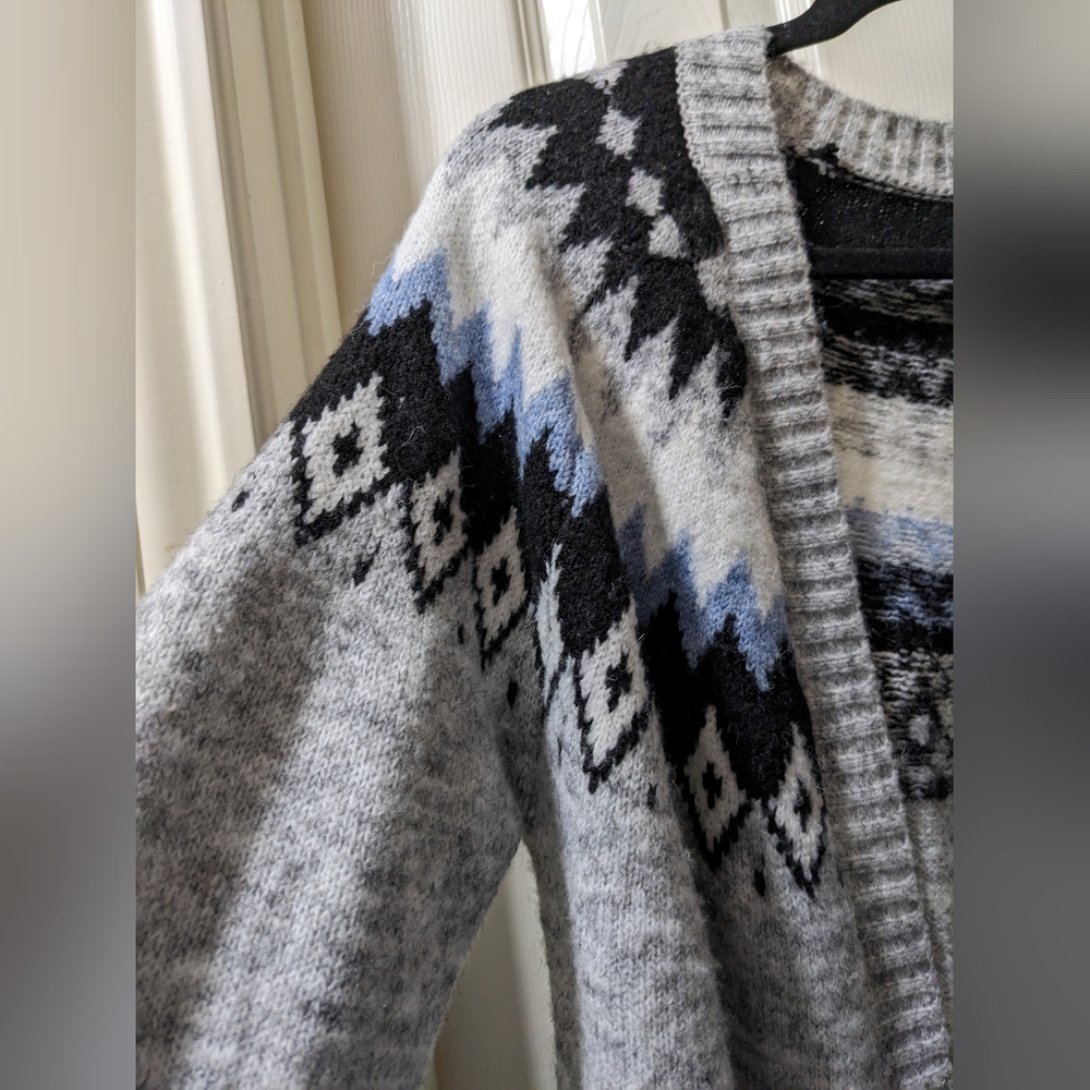 Cardigan - Picture 2 of 3